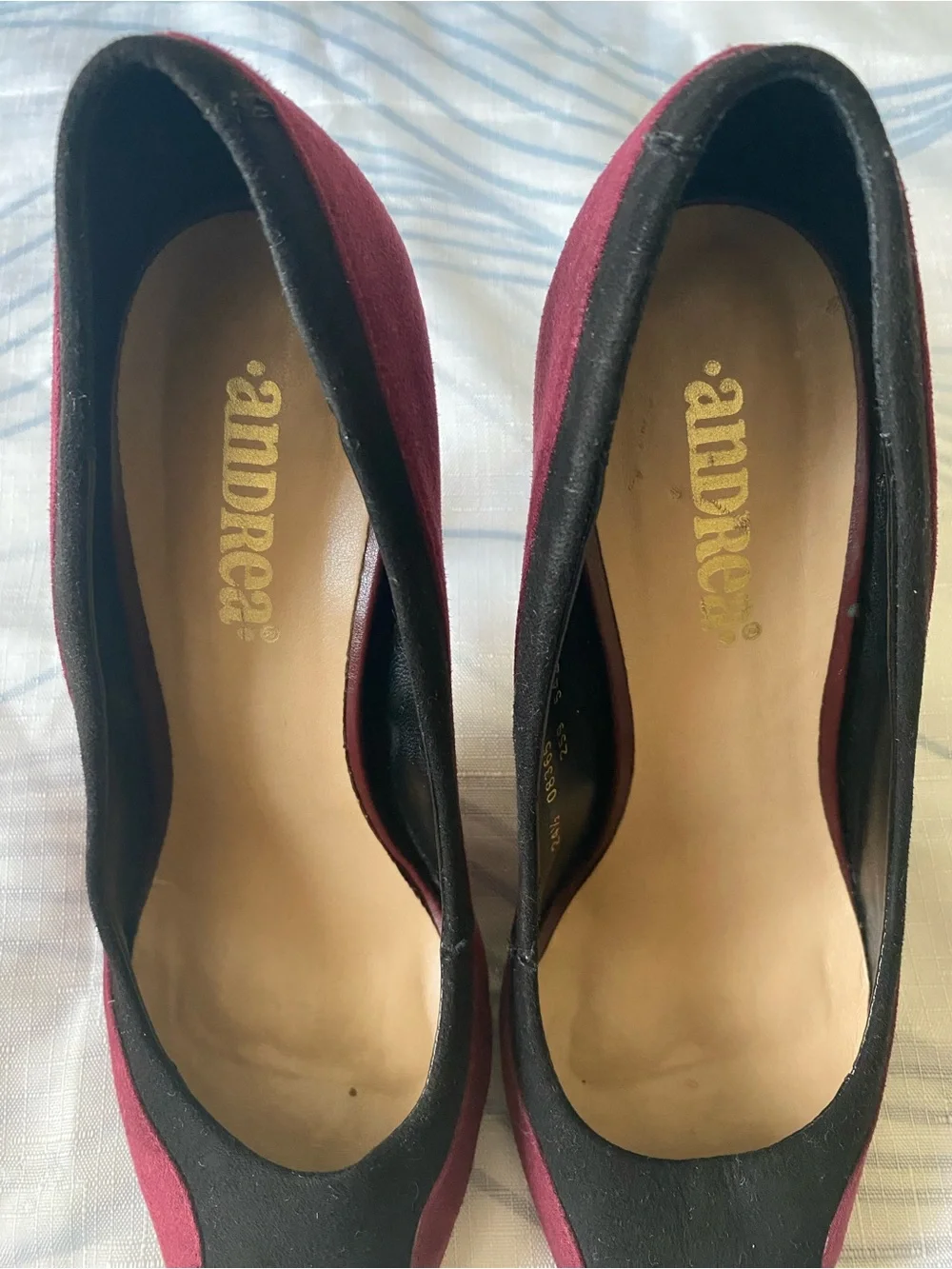 Andree Black and Burgundy Heel Size  7.5